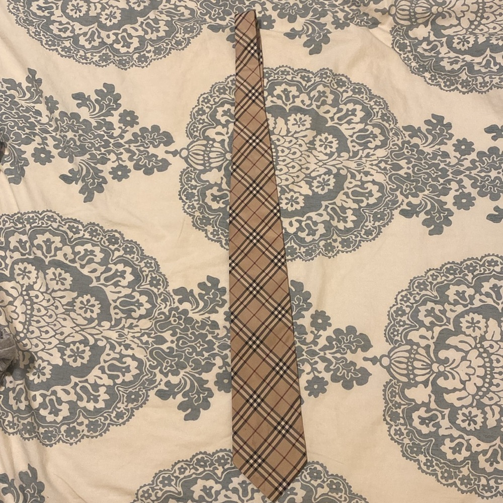 Burberry London 100% silk vintage check pattern tie